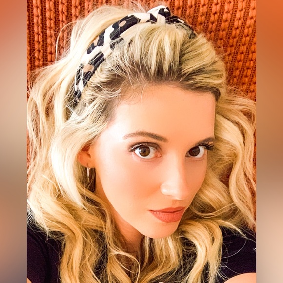 Meet your Posher, Jessica - Picture 1 of 1